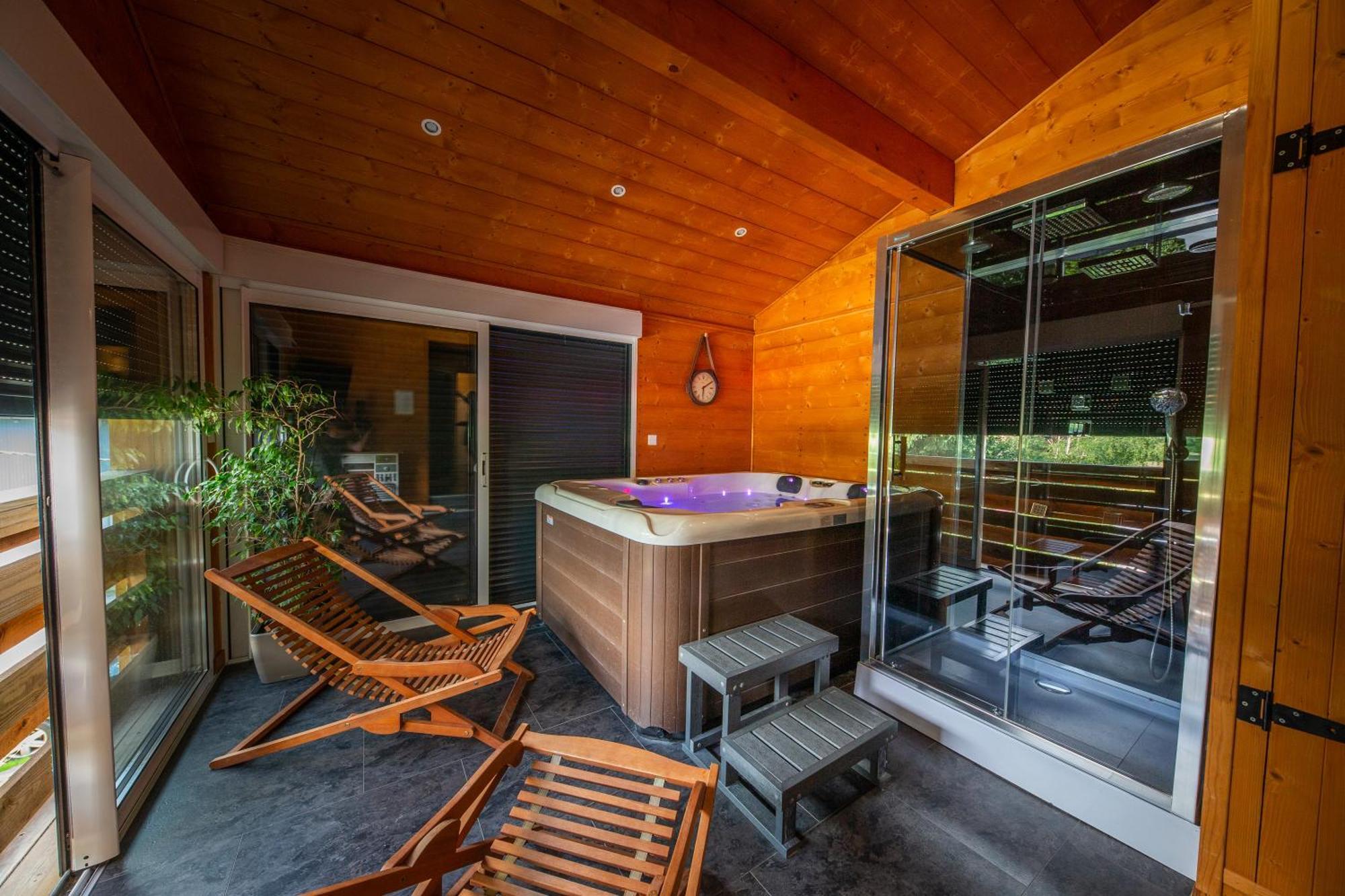 Logis Hotel Les Sapins Le Menil Luaran gambar
