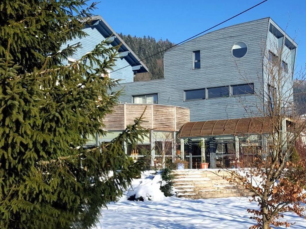 Logis Hotel Les Sapins Le Menil Luaran gambar