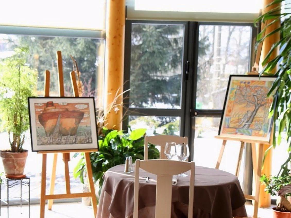 Logis Hotel Les Sapins Le Menil Luaran gambar